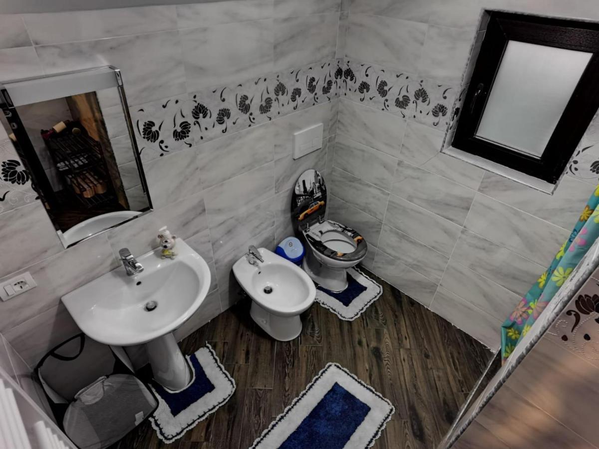Vila Vila Ella Căpăţîneni-Ungureni Exteriér fotografie